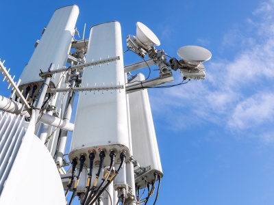 To się nie dzieje. Sołtyska zniechęca mieszkańców do masztu 5G