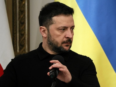 Zełenski pierwszy raz od lat założył garnitur. Ekspertka: To symboliczny komunikat