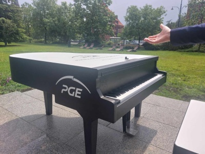 Uroczyste otwarcie fortepianu plenerowego. Przed nami StreetPiano & Beats Toruń
