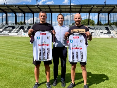 Sandecja Nowy Sącz. Dwaj sądeczanie zostają! Kamil Słaby i Tomasz Kołbon przedłużają kontrakty