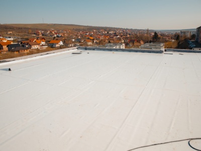 Takie dachy zmniejszają zużycie energii o 20 proc. Mogą ratować życie