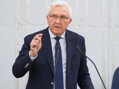 Senator zakłada nową partię. 