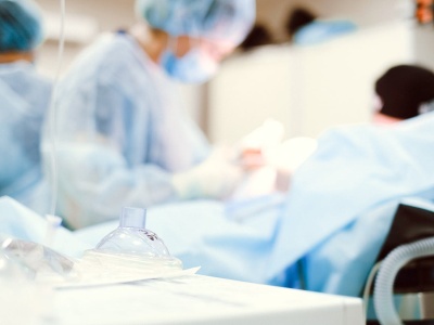 Johnson & Johnson MedTech wspiera rozwój AI w chirurgii i uruchamia Polyphonic™