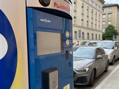Parkowanie w Krakowie. Przyjezdni zapłacą dwa razy więcej niż mieszkańcy