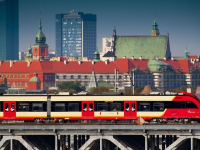 Burze sparaliżowały ruch kolejowy w Warszawie. Wstrzymane pociągi KM i SKM