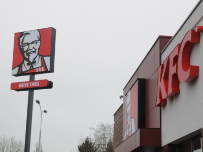 Afera w Danii. KFC zamyka restauracje. Media: 