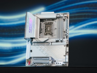 Szukasz białej płyty głównej? Co powiesz na Gigabyte Z890 Aorus Pro Ice?