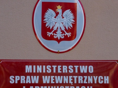 Gotówka zagrożona? Poseł domaga się wyjaśnień