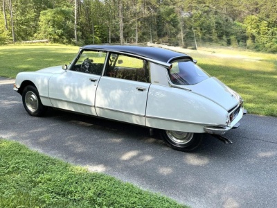 Używany Citroën DS23 Pallas z 1973 roku: klasyk w perfekcyjnej formie, do kupienia w USA