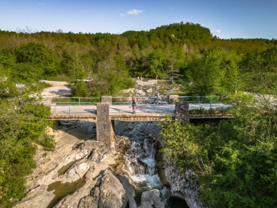 Szlak Siedmiu Wodospadów (Buzet, Kotli) –  najbardziej znana trasa trekkingowa Istrii