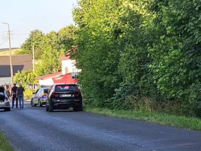 Tragedia w Jarnatowie. Podlewały kwiaty, kiedy wjechał w nie pijany kierowca. Matka nie żyje