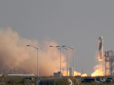 Bezos znów wystrzelił ludzi w kosmos. Blue Origin coraz bliżej celu