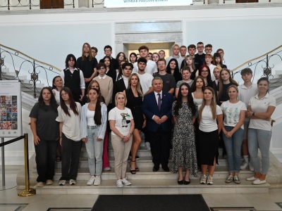 Najlepsi uczniowie w nagrodę w Sejmie [FOTO]