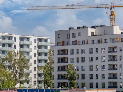 Rynek mieszkaniowy na zakręcie: ceny rosną, a nowe przepisy zmieniają zasady gry