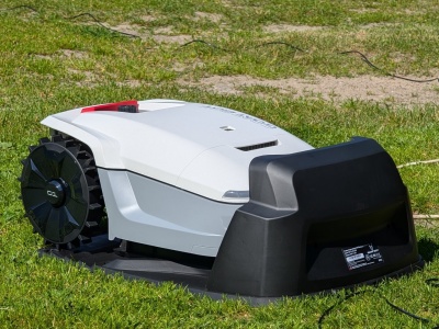 Test robota koszącego Goat Bot Unicut H1. Mam mieszane uczucia