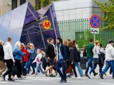 Nocny pożar w warszawskim metrze. Są duże utrudnienia