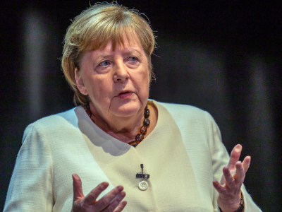 Angela Merkel krytykuje politykę rządu Niemiec. Chodzi o migrantów