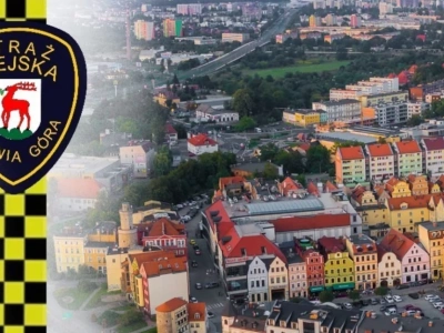 Zatrzymała się, by pomóc chorej mamie. Taksówkarz wezwał straż miejską
