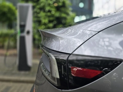 Model Y sam dojechał do klienta. Pierwszy taki przejazd w historii