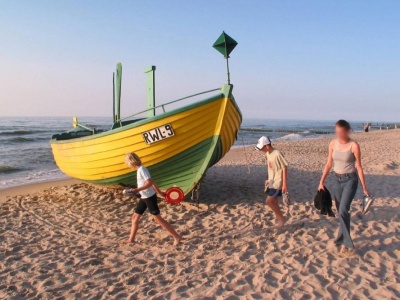 Taki obrazek na plaży sprawia, że ręce mi opadają. Rodzice nie wstydzą się pokazywać tego dzieciom