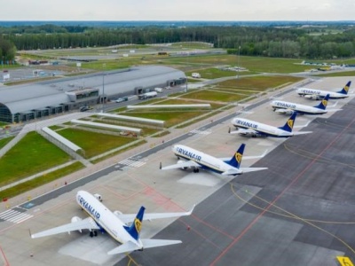 Lotnisko Modlin traci pasażerów. Przez pół roku 776 tys. pasażerów