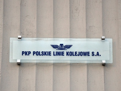 Polskie Linie Kolejowe S.A. zmniejszają stratę finansową