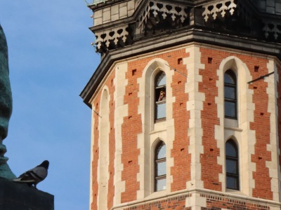 W dzwonnicy bazyliki Mariackiej umieszczono kapsułę czasu [ZDJĘCIA]