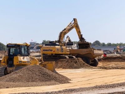 Beton zastąpi asfalt. Lotnisko w Jasionce modernizuje pas startowy za 48 mln zł