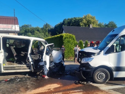Czołowe zderzenie busów na Lubelszczyźnie. Są ranni, droga zablokowana