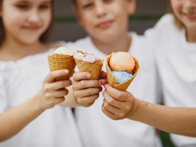 5 przekąsek, których nie daję dziecku w upały. Gdy prosi o lody, mówię 