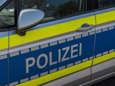 Sceny grozy w pociągu. Do wagonu wszedł 20-latek z siekierą i młotkiem