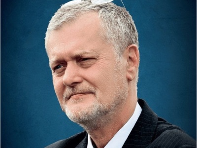 Pociąg do Warszawy. Rozmowa z Piotrem Nowiną-Konopką