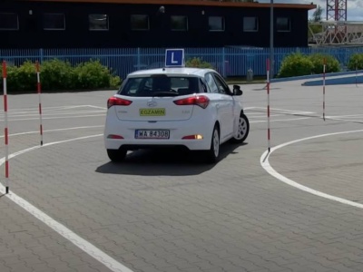 Ministerstwo pracuje nad okrojeniem placu manewrowego na egzaminie na prawo jazdy