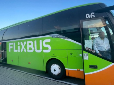 Wypadek Flixbusa na A19 w kierunku Berlina: 20 osób rannych – autostrada zablokowana