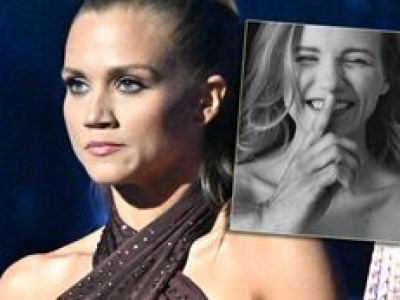 Agnieszka Kaczorowska wrzuciła do sieci zdjęcia z MĘSKĄ dłonią. Fani spekulują
