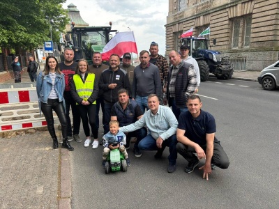 Rolnicy zawieszają protest w Szczecinie i przemieszczą się na granicę polsko-niemiecką