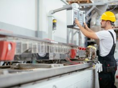 Duży producent zwalnia w Polsce pracowników. Jest oświadczenie