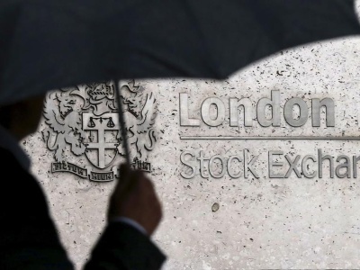Londyński rynek akcji osuwa się w przepaść. Największa spółka ucieknie do USA?