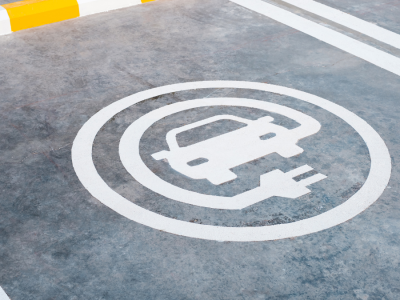 NaszEauto: dobre tempo napływu wniosków, słabe wypłat dotacji, a sprzedaż elektryków rośnie