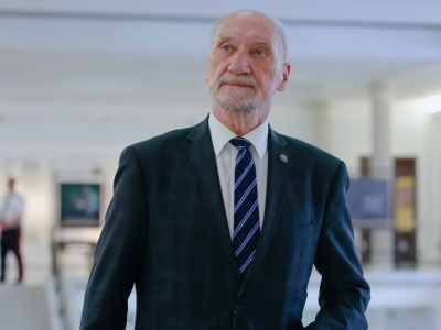 Macierewicz w tarapatach. Prokuratura chce uchylenia immunitetu