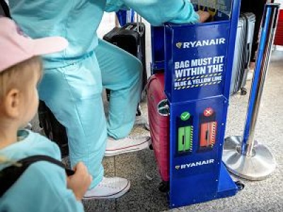 Ryanair zmienia wymiary bagażu podręcznego. To przez nowe wymagania Unii Europejskiej