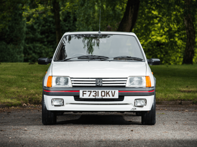 10 ciekawostek z historii marki Peugeot. Jaki był pierwszy model francuskiego producenta w Polsce?