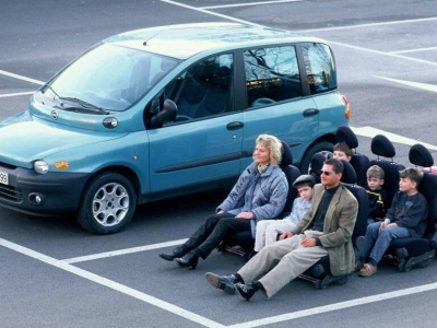 6-osobowy Fiat Multipla. Najdziwniejszy samochód marki jaki kiedykolwiek powstał