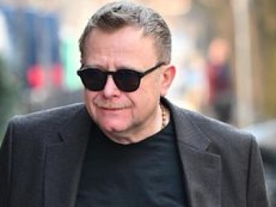 Odmieniony Olaf Lubaszenko prezentuje łysinę na festiwalu w Międzyzdrojach