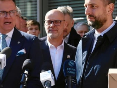 „Nie ma problemu ze stabilnością koalicji”. Kosiniak-Kamysz o nocnym spotkaniu Hołowni z PiS