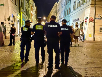 Działania służb w Krakowie. Celem było zapewnienie spokoju i porządku publicznego