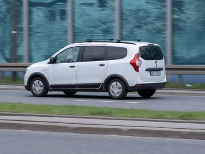 Pojemny samochód na lato: używana Dacia Lodgy i Dacia Dokker z LPG. Krajowe ogłoszenia