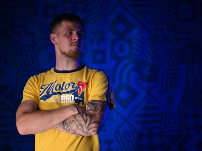 Karol Czubak uderza w były klub. 