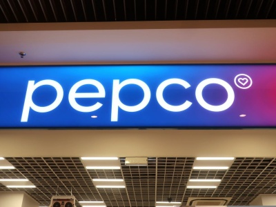 Za 17 zł w Pepco, a biją rekordy. W tych wygodnych klapach stopy odpoczną. A co w CCC?