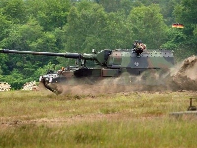 Poniedziałkowy przegląd mediów; Niemcy to pytanie o przyszłość Europy; Dlaczego Polska powinna mieć bombę atomową?